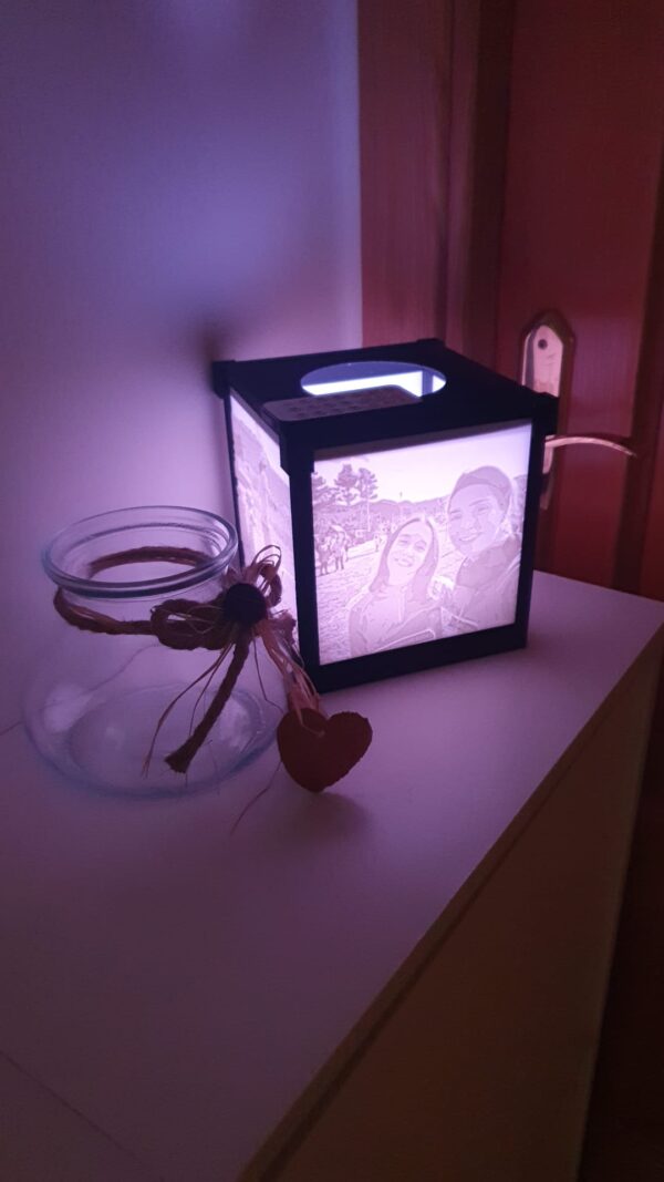 Lámpara LED 3D Personalizable 4 Fotos – El Regalo Perfecto con Fotos Intercambiables - Imagen 18